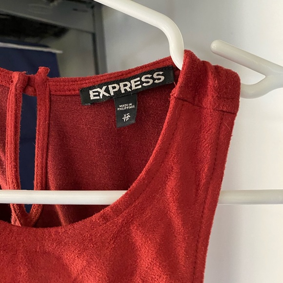 Red suede crop top - Picture 2 of 4